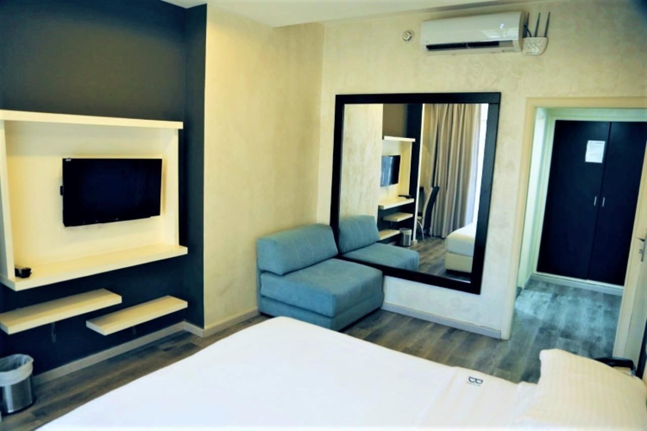 Hostal Marissal By Dorobe Nerja Luaran gambar